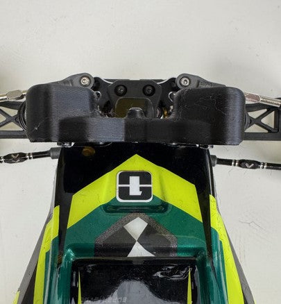 RC One Racing - FRONT SHOCK TOWER COVER L1R/LD2/LD3/PB - RCO-60533